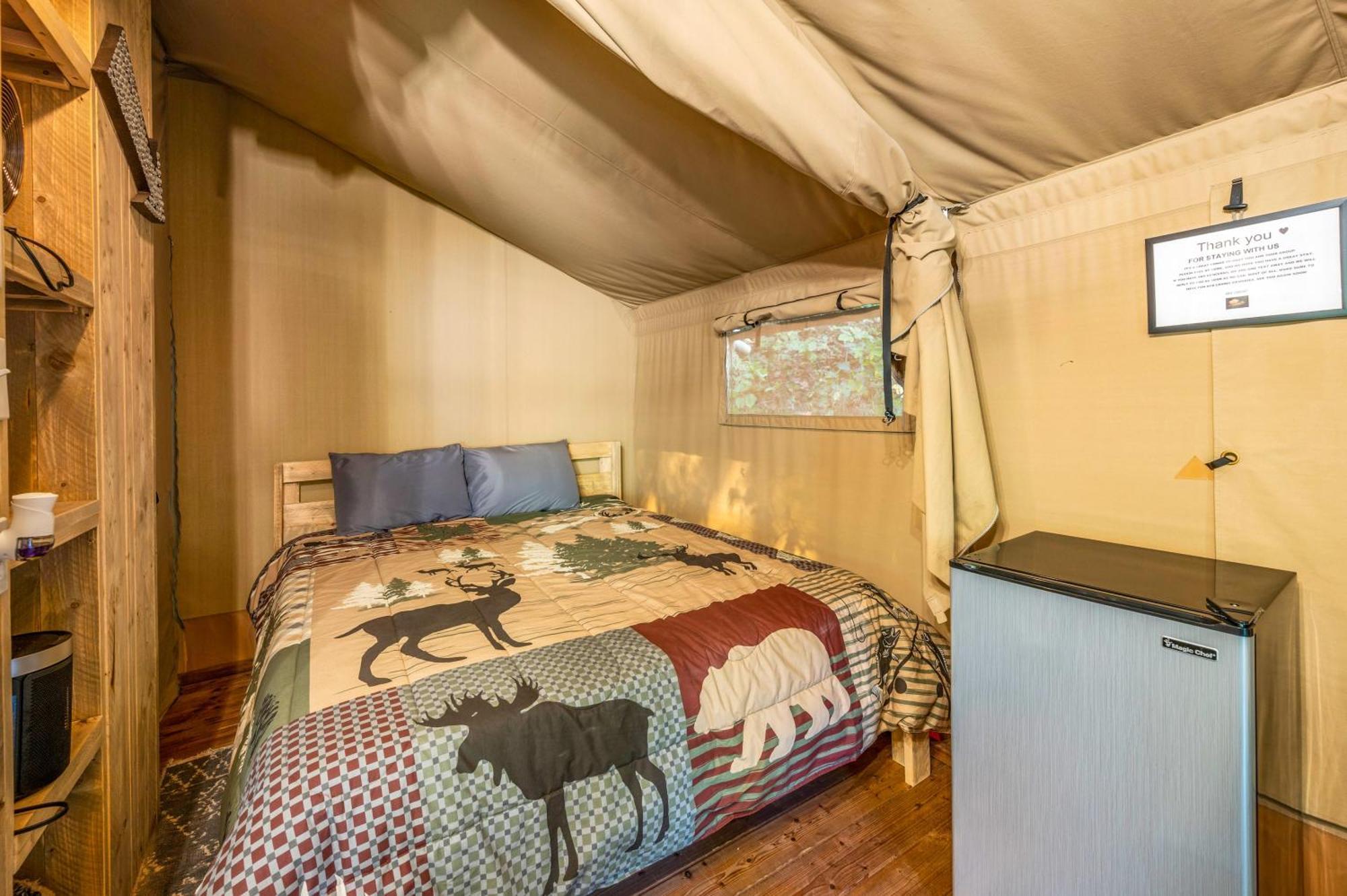 Firefly Season Glamping Hotel Sevierville Exterior foto
