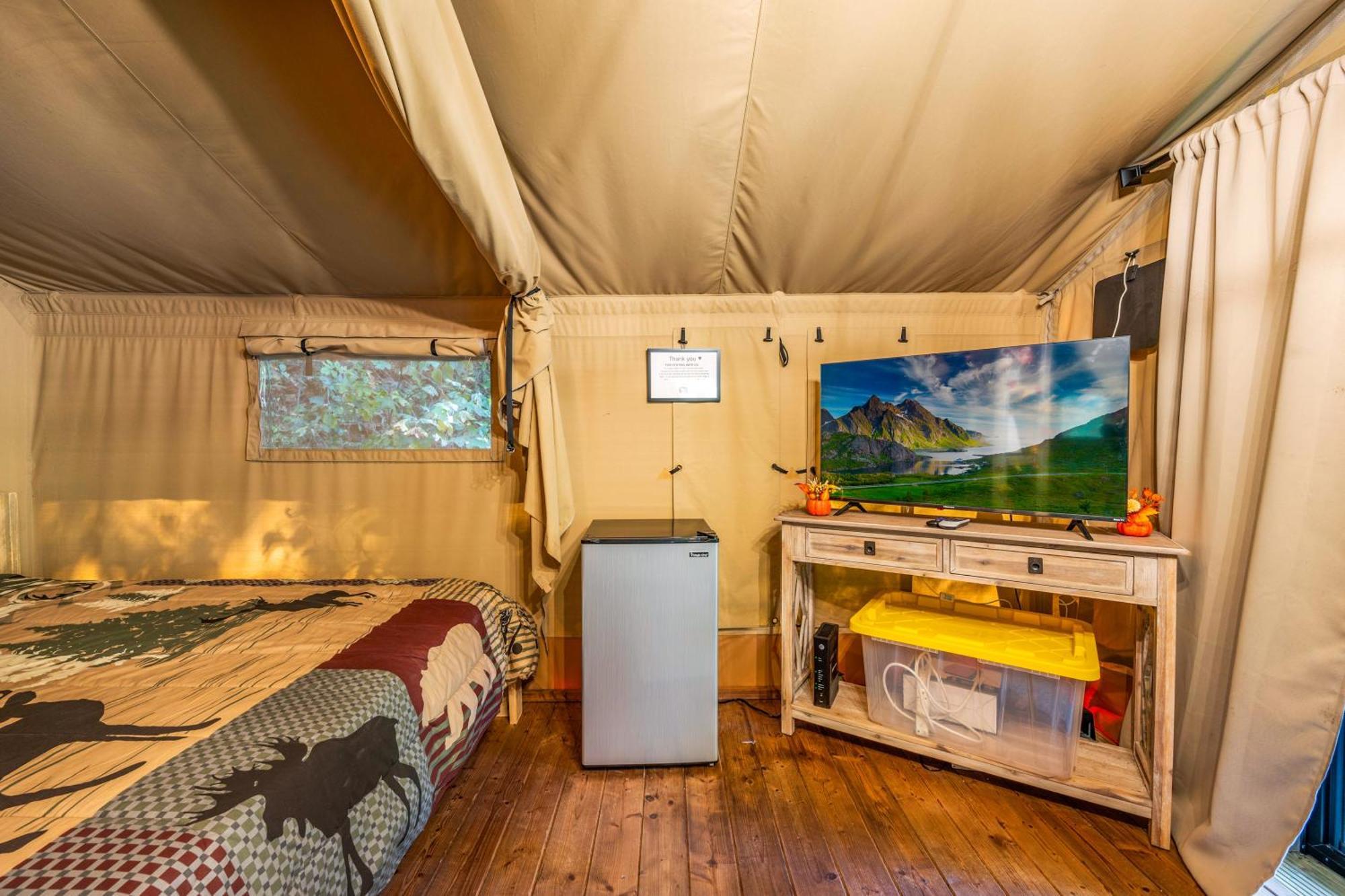 Firefly Season Glamping Hotel Sevierville Exterior foto